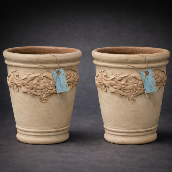 Vinea Duo - Ornamental Clay Planters